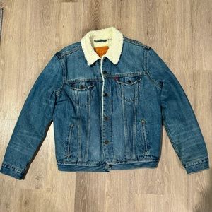 Levi’s - Sherpa Trucker Jacket